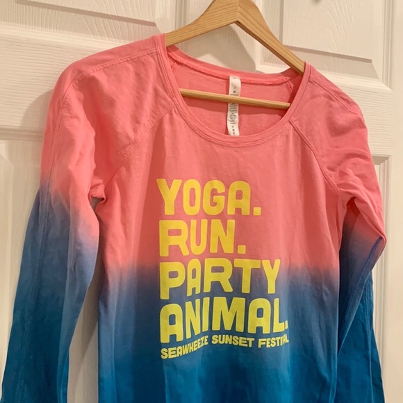 Lululemon Seawheeze Sunset Festival Pink Blue Long Sleeve Sweater - Picture 4 of 10